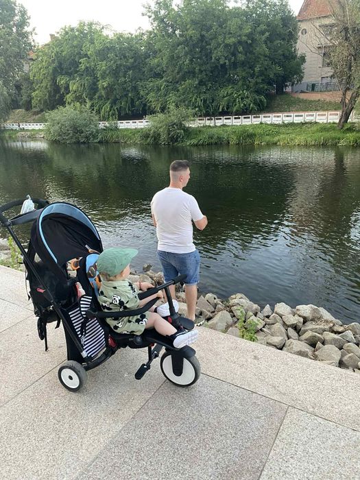 Cărucior și tricicleta