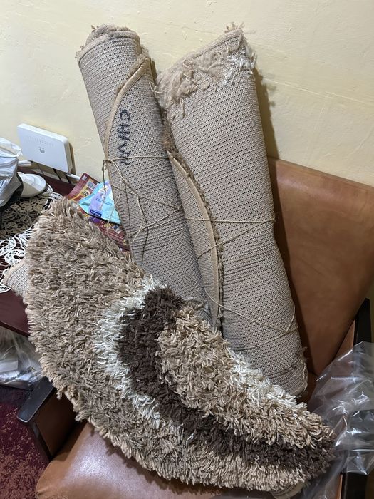 Set covoare maro cu crem