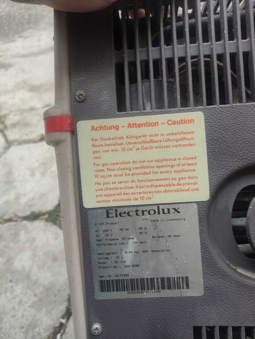 Хладилник за къмпинг Електролукс на газ , 12 и 220 волта