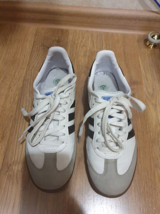 Продам кроссовки