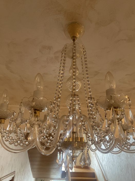 Продам хрустальную люстру