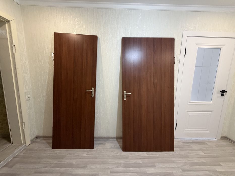 Продам межком двери .