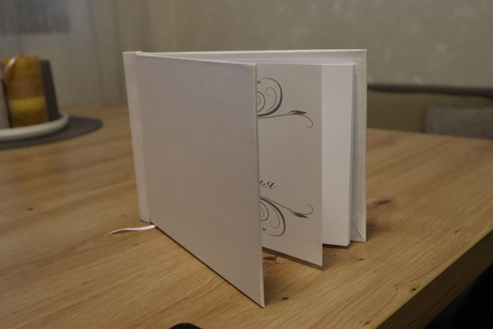 Ниски цени в описанието- Сватбени кутии, табелки, книга за пожелания и