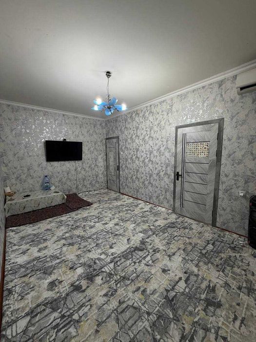 СРОЧНО !! Продается квартира в Яшнабаде 1/2/4 ( 33 кв/м ) Авиасозлар 3