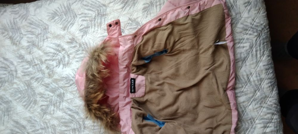 Продам куртку на ребенка