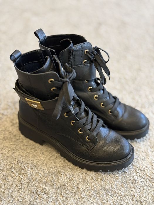 Ботуши черни Guess 37