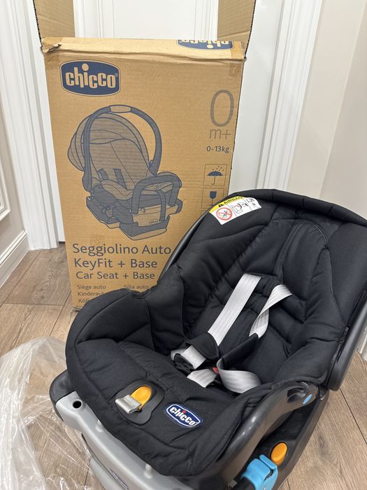 Продам автолюльку chicco