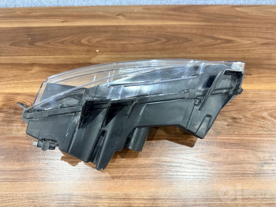 Tesla model 3 правая галоген лампа бампера с линзой
