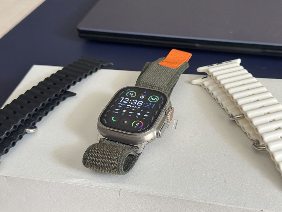 Apple Ultra 49 mm *като нов*  cellular titanium с три каишки