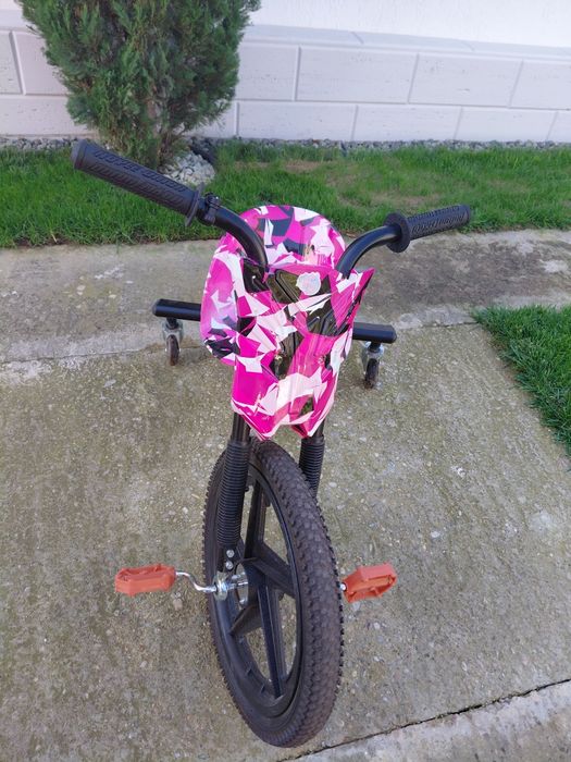 Vand trcicleta cu pedale