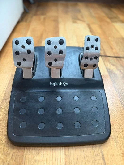 Vand volan ca nou utilizat foarte putin