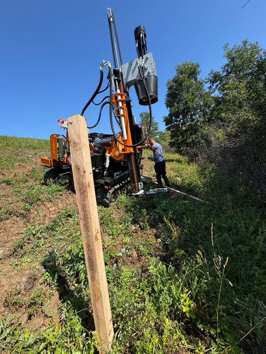 Se închiriază  Sonete pentru batut stâlpi -TURCHI 300F