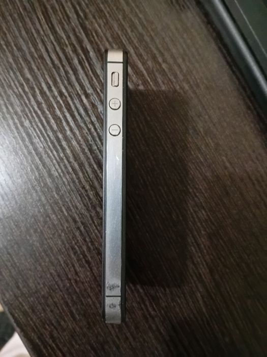 iPhone 4S (8 ГБ) Xiaomi Redmi 5 plus va 45 wtli taypsi zaryadnik b.n