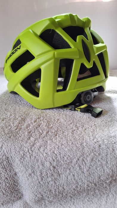 MOON HB3-9 - Каска за велосипед