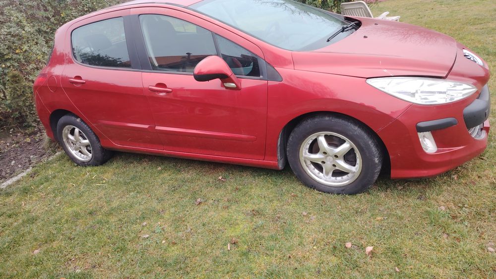 Dezmembrez 2  Peugeot 308 1.4 benzină și 1.6 diesel an 2009