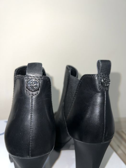 обувки Guess с ток