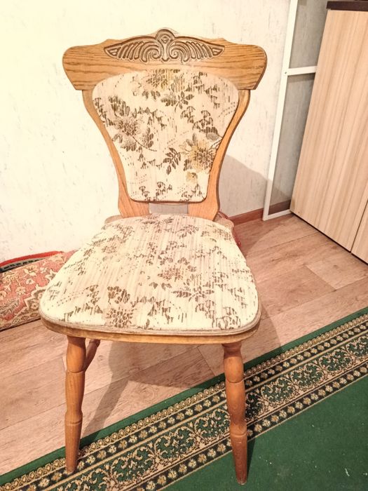 Продам стулья деревянные