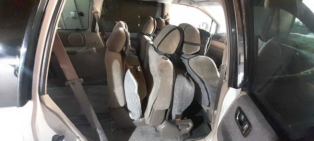 Mitsubishi Chariot Grandis
