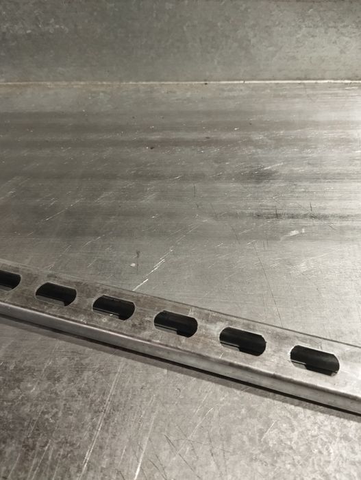 Траверса перфорированная монтажная 25*15