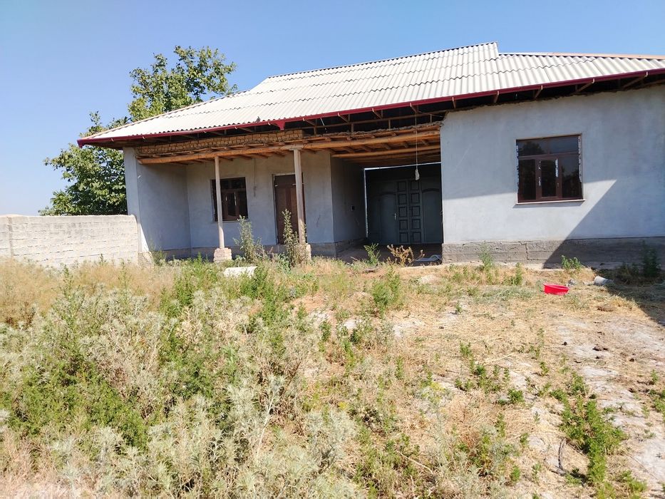 Uy sotiladi 8 sotix