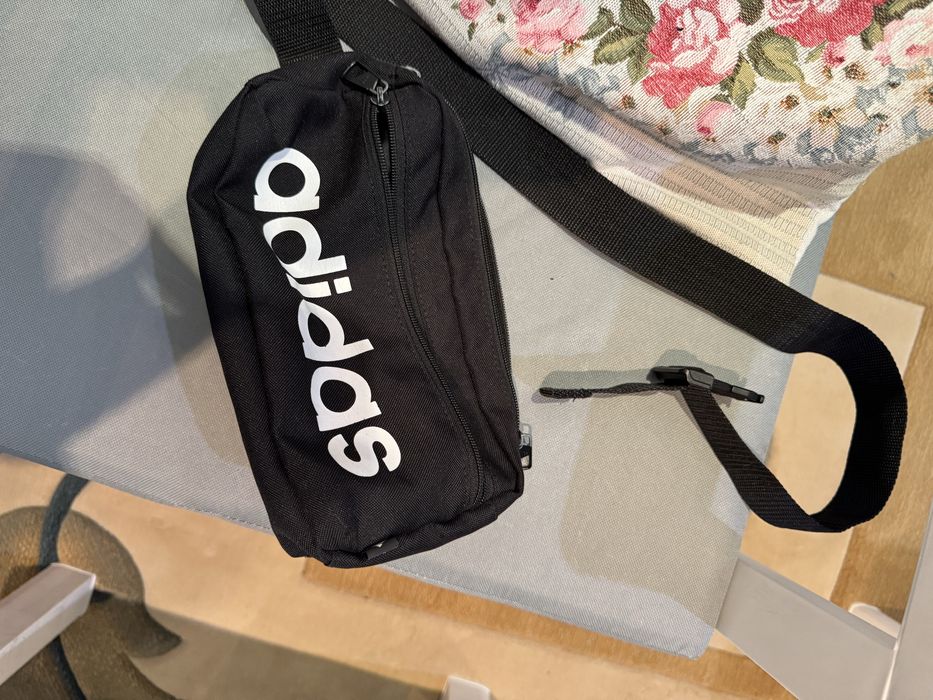 Чанта на adidas