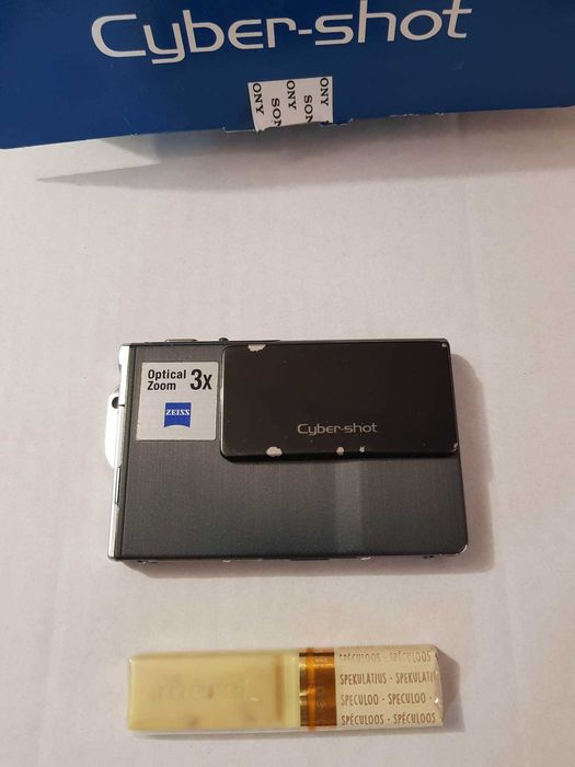 Цифров фотоапарат Sony Cybershot DSCT7 5.1MP с 3x оптично увеличение