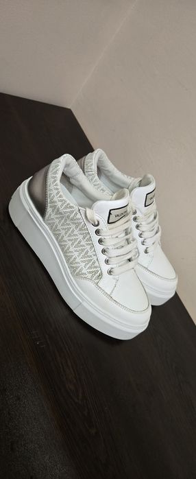 Маратонки Valentino 36 номер