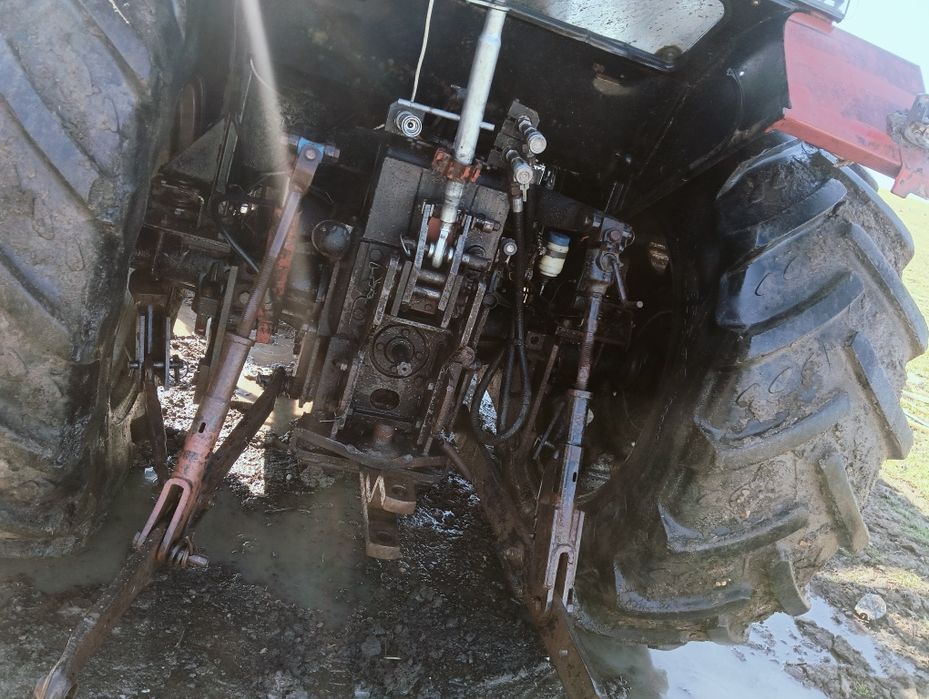 Vând Tractor Case 833