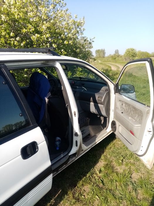 Продам  митсубиси спейс рунер