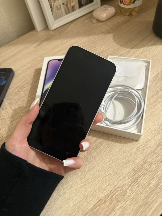 iPhone 14 сиреневый