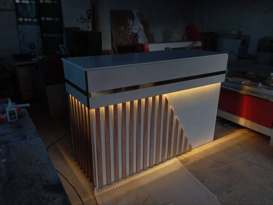 Ресепшн стойки на заказ, наружная и внутренняя реклама.На русском:
Рес