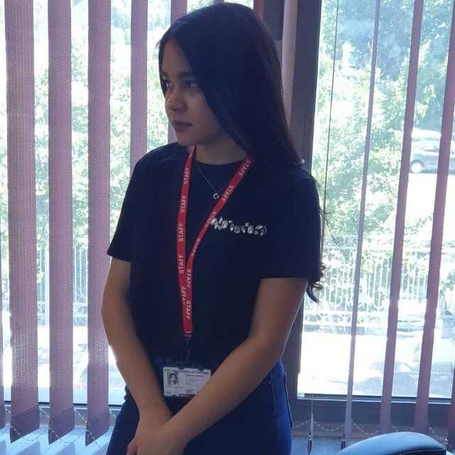 Шартномалар, битимлар ва келишувларни таржима қилиш.