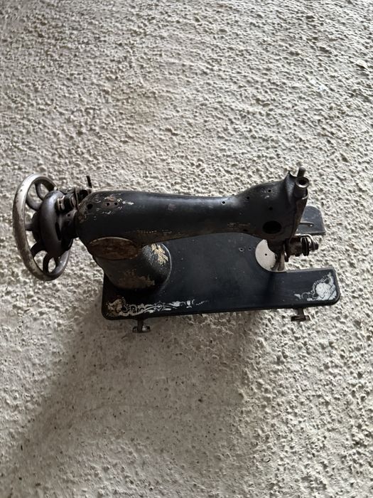 Masina de cusut Singer