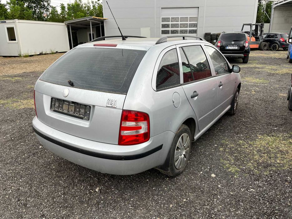 Dezmembrez Skoda Fabia 1 facelift break gri argintiu 9156 an 2008 1,9 TXI cod AXR 74KW