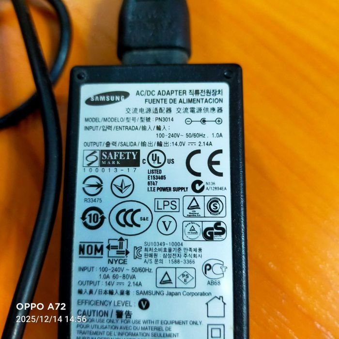 Монитор Samsung s22a300b "мигает экран"