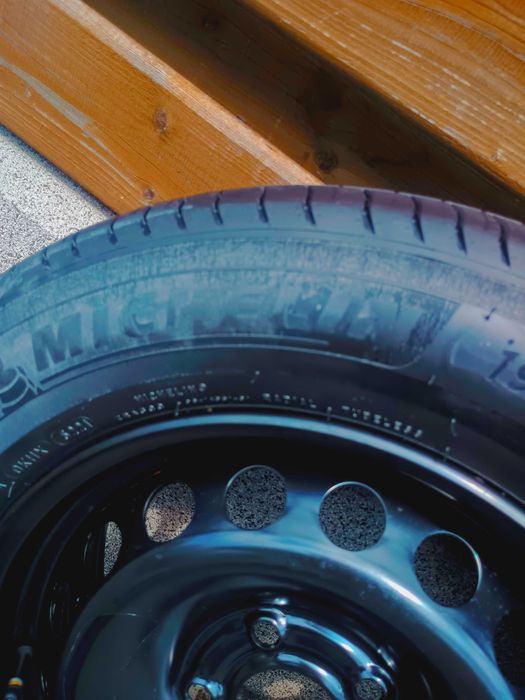 Vand, anvelopa Michelin, 195/65/R15, neutilizata, cu janta, zero km.