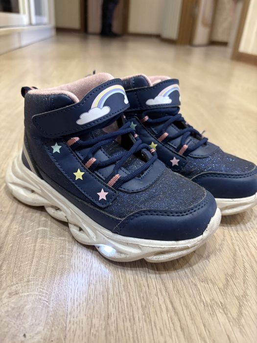 Кросовки 29 для девочки светящиеся