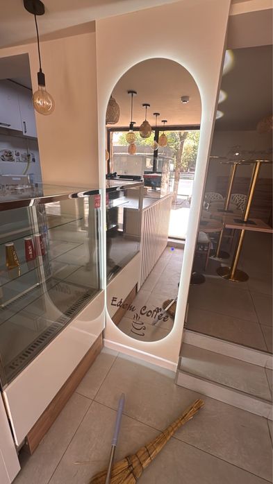 Мебель зеркало стулья