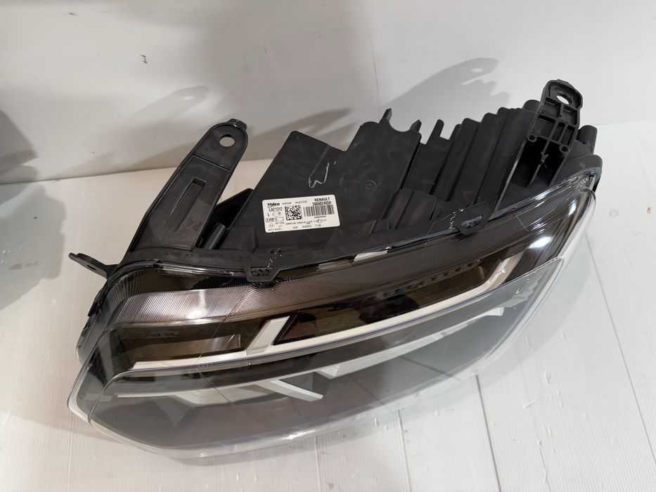 Far stanga dreapta Dacia Duster 2 facelift 2021/2024 260106194R