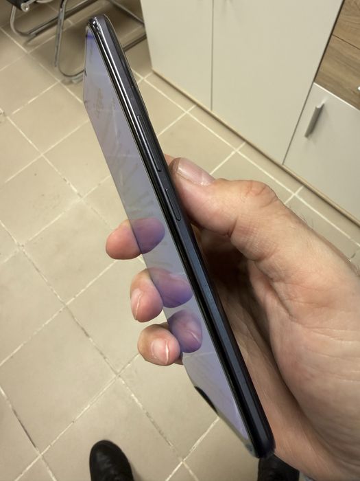 Realme 8 5G 6/128gb - отличен