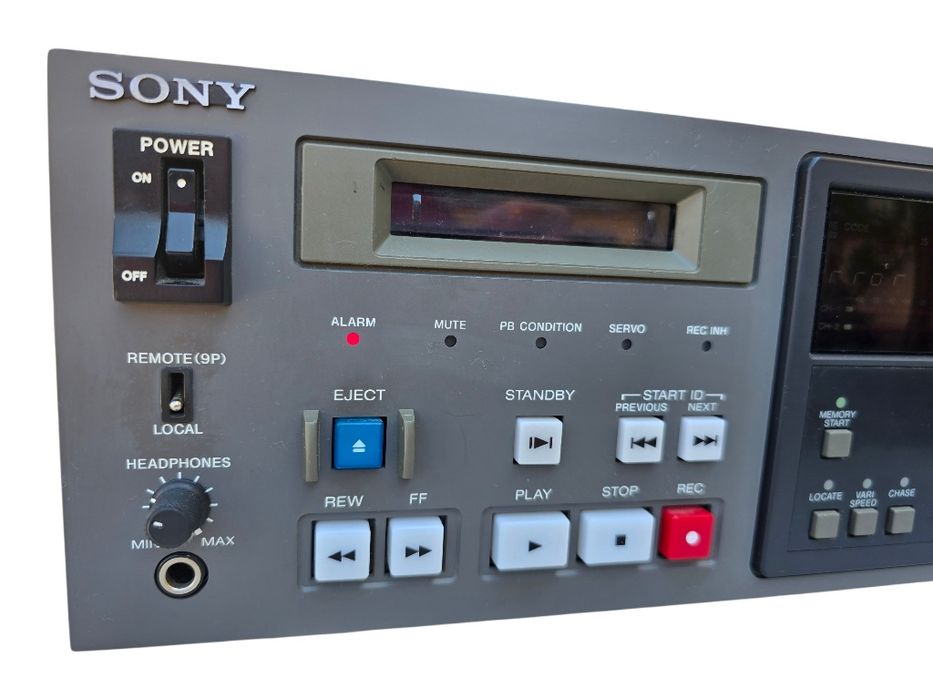 Sony pcm 7030 digital audio recorder