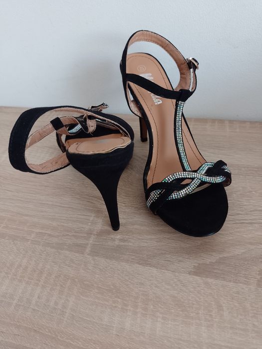 Sandale elegante cu toc înalt