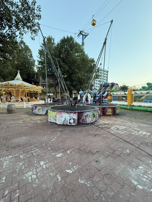 Parc de distractie mobil de inchiriat