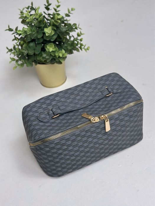 Подарок к 8 марта-косметичка