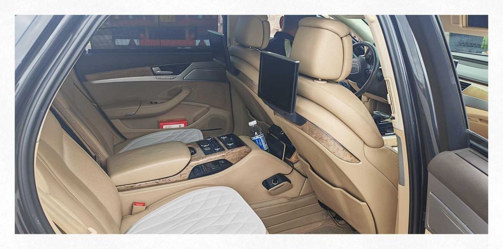 Audi A8 2014, 140 000 км, 90 000 юаней