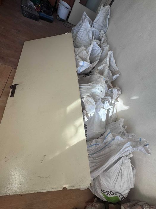curatenie apartamente , Decopertare apartamente , demolari , moloz