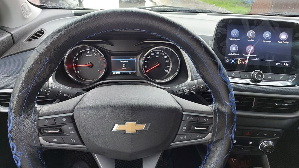 Chevrolet Tracker 2 Premier машина