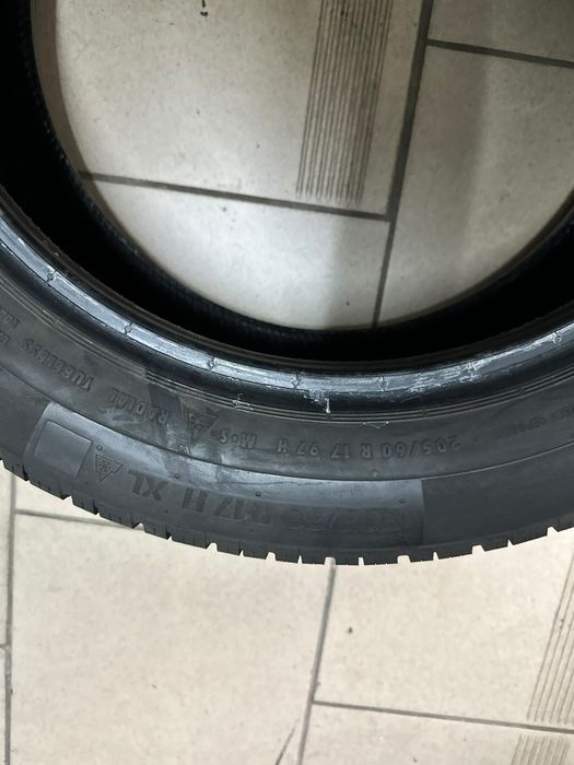 205/60 R17 Continental TS860 S *