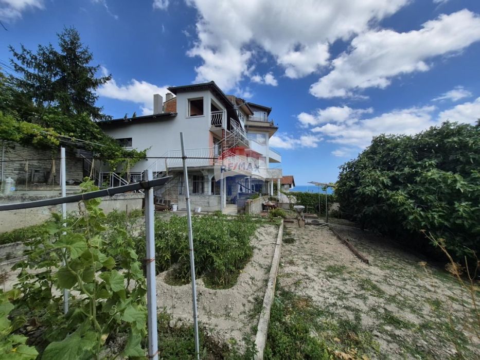 Продава се Къща в к.к. Албена - 117 кв.м за 1059 €/кв.м - Снимка #1