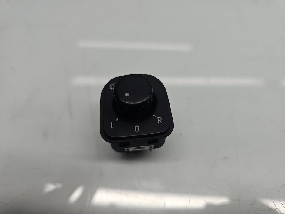 Buton reglaj oglinzi Volkswagen Passat B7 (365) [Fabr 2010-2014] 1K095